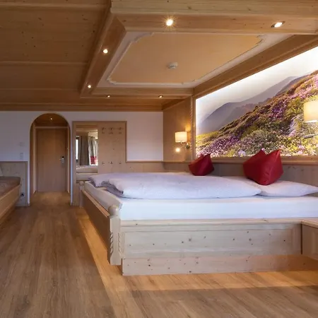 Han/Misafirhane Tannen - Alm *